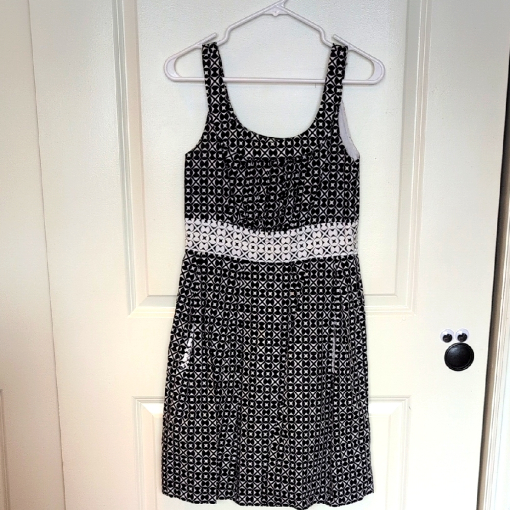 White House Black Market Black and White Geometric Midi Dress - Size 2